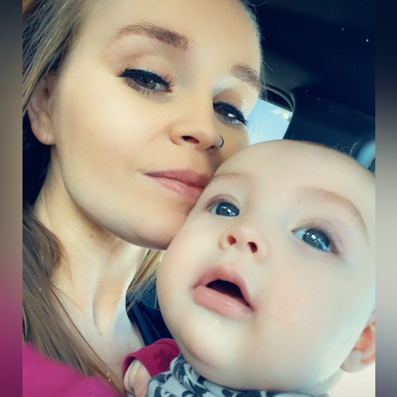 Silent Show! Come Hang! 😱😘🥰 - Picture 2 of 7